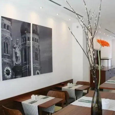 酒店 阿古斯特恩穆尼辰酒店 3*