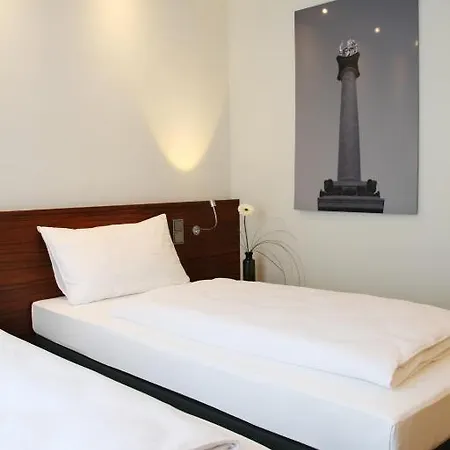 Augusten Hotel 3*