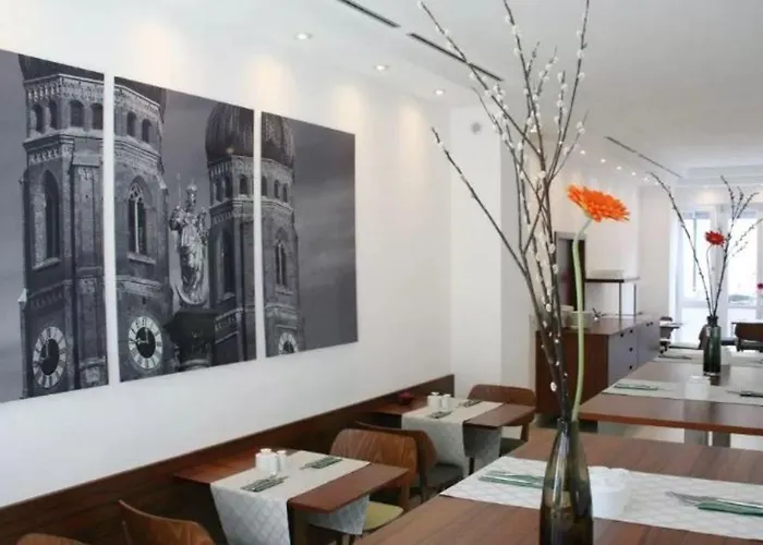 酒店 阿古斯特恩穆尼辰酒店 3*