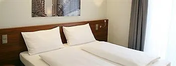 阿古斯特恩穆尼辰酒店 酒店 3*