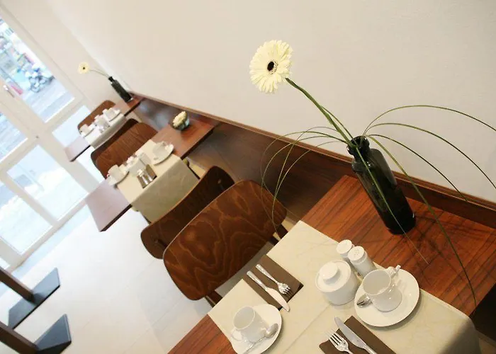 阿古斯特恩穆尼辰酒店 酒店