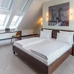 Augusten Hotel 3*