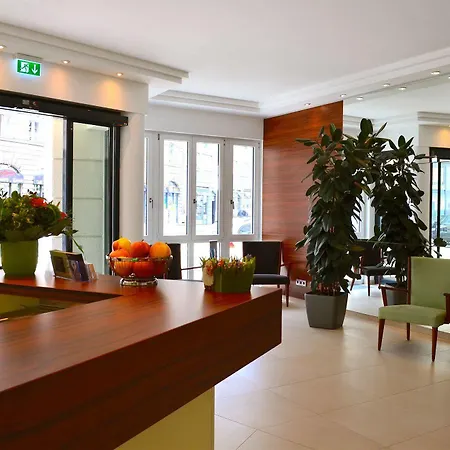 Augusten Hotel